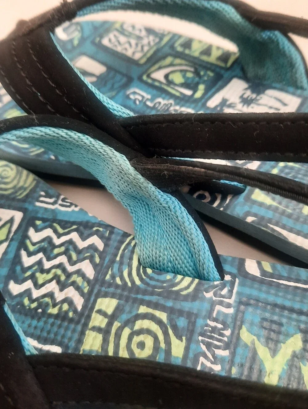 Quiksilver Teal, Blue & Green Graphic Flip Flops